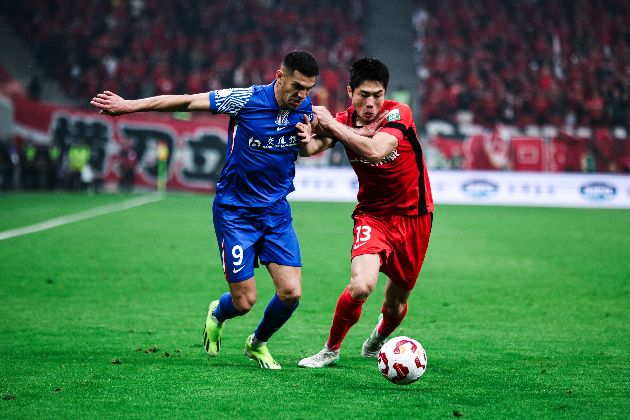 上港客场压阵申花，力争双杀对手(上港客场压阵申花,力争双杀对手是谁)