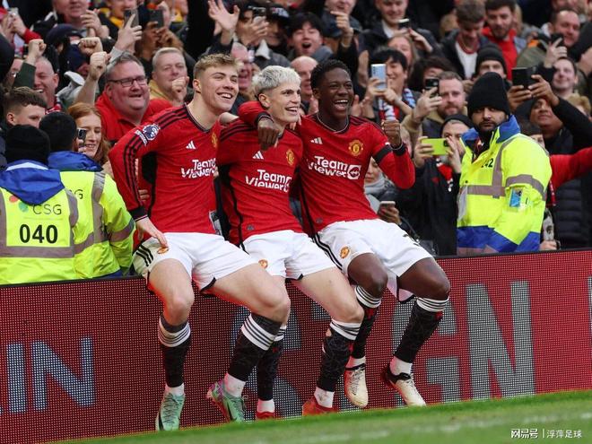 曼联核心重伤,将缺席接下来多场比赛 曼联核心重伤,将缺席接下来多场比赛